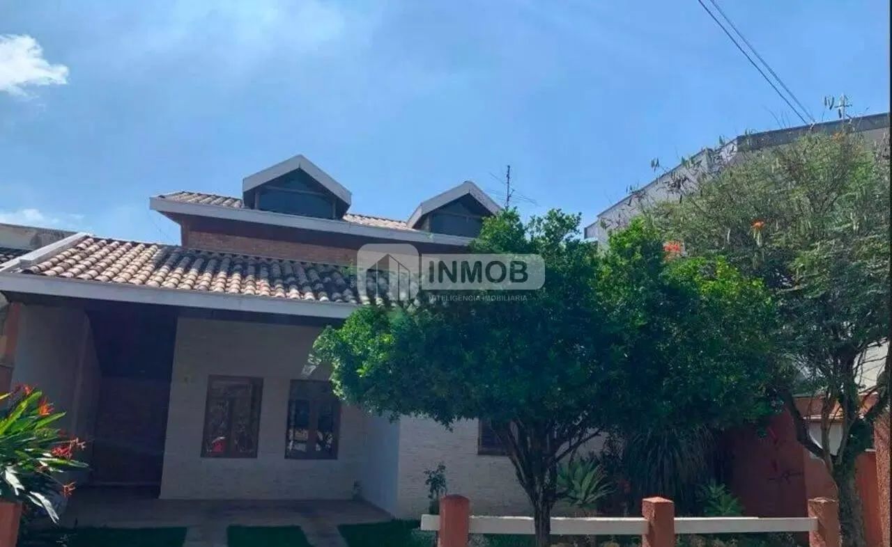 Casa em Condomínio para Locação em Taubaté | 4 Dorms 2