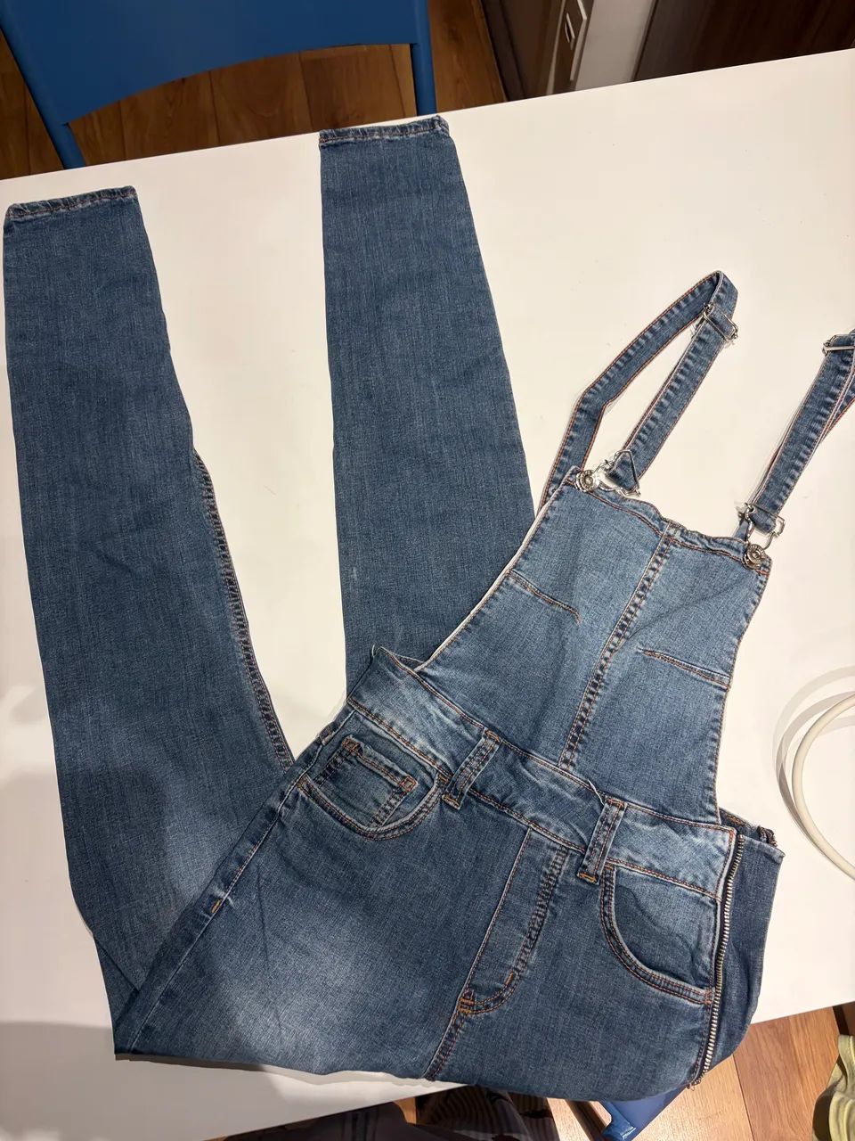 macacão jeans colcci p