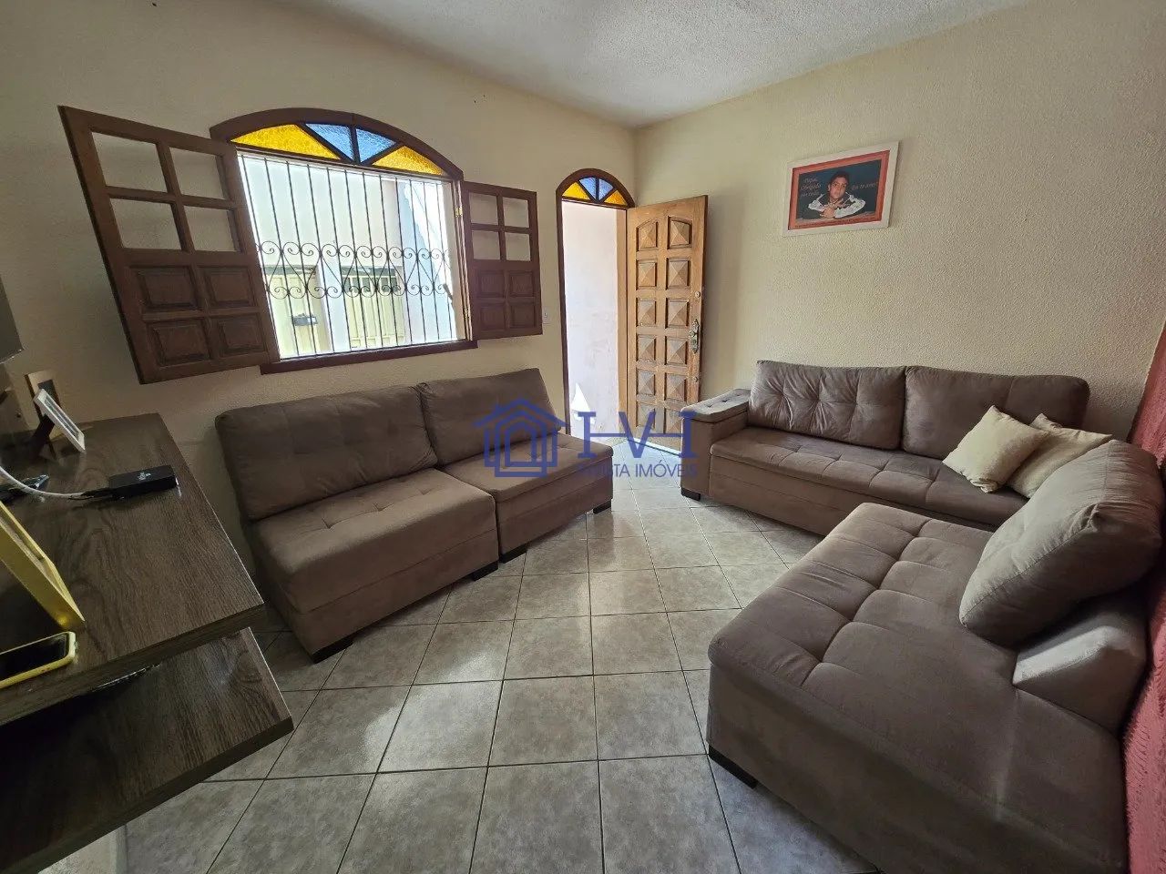 Ótima casa com 02 pavimentos Venda Nova