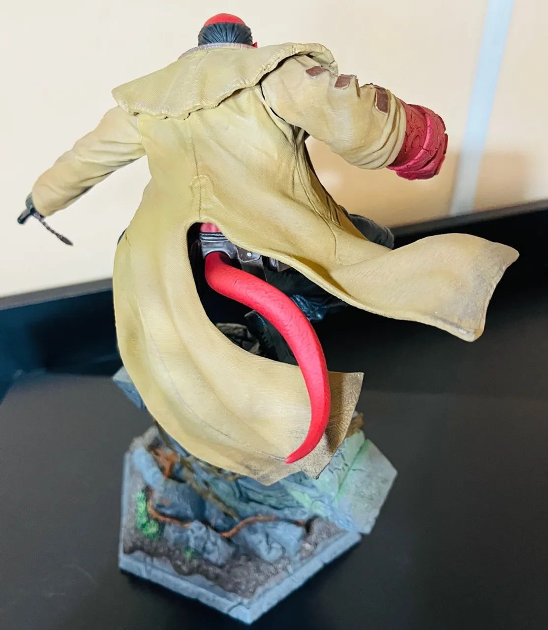 ESTÁTUA HELLBOY 1/10 DA IRON STUDIOS  - Foto 4