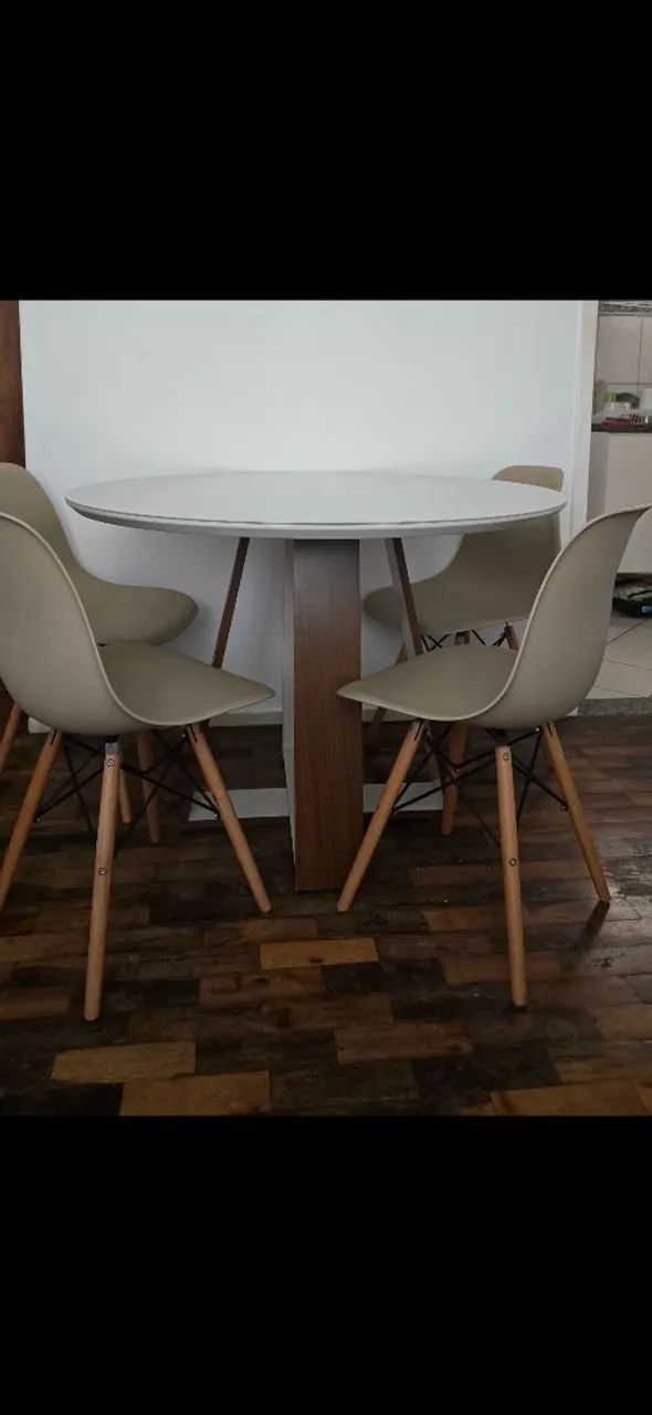 Mesa com 4 cadeiras  - Foto 3