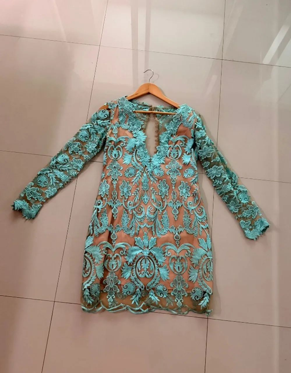 Vestido azul tiffany de renda