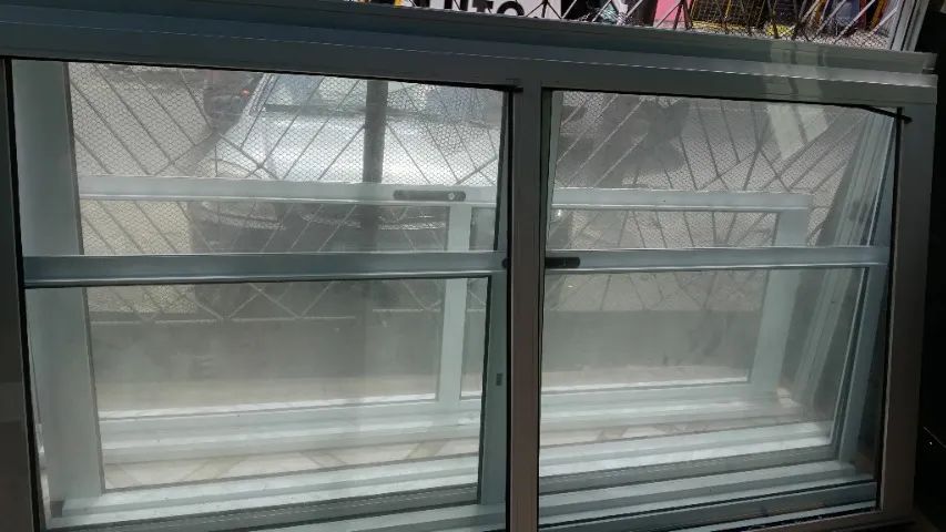 Divisória em alumínio branco