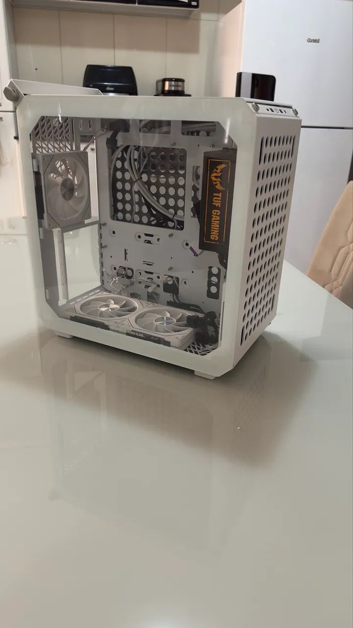 Gabinete Qube 500 Cooler Master