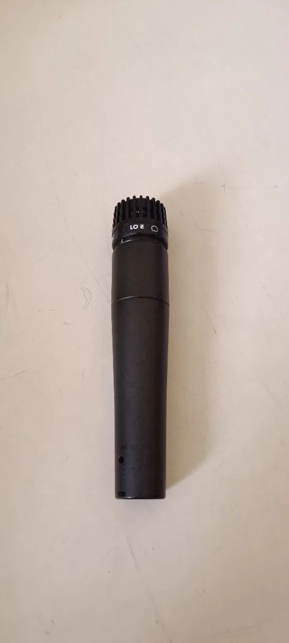 Microfone Shure SM57 Original Dinâmico para instrumentos e voz  - Foto 3