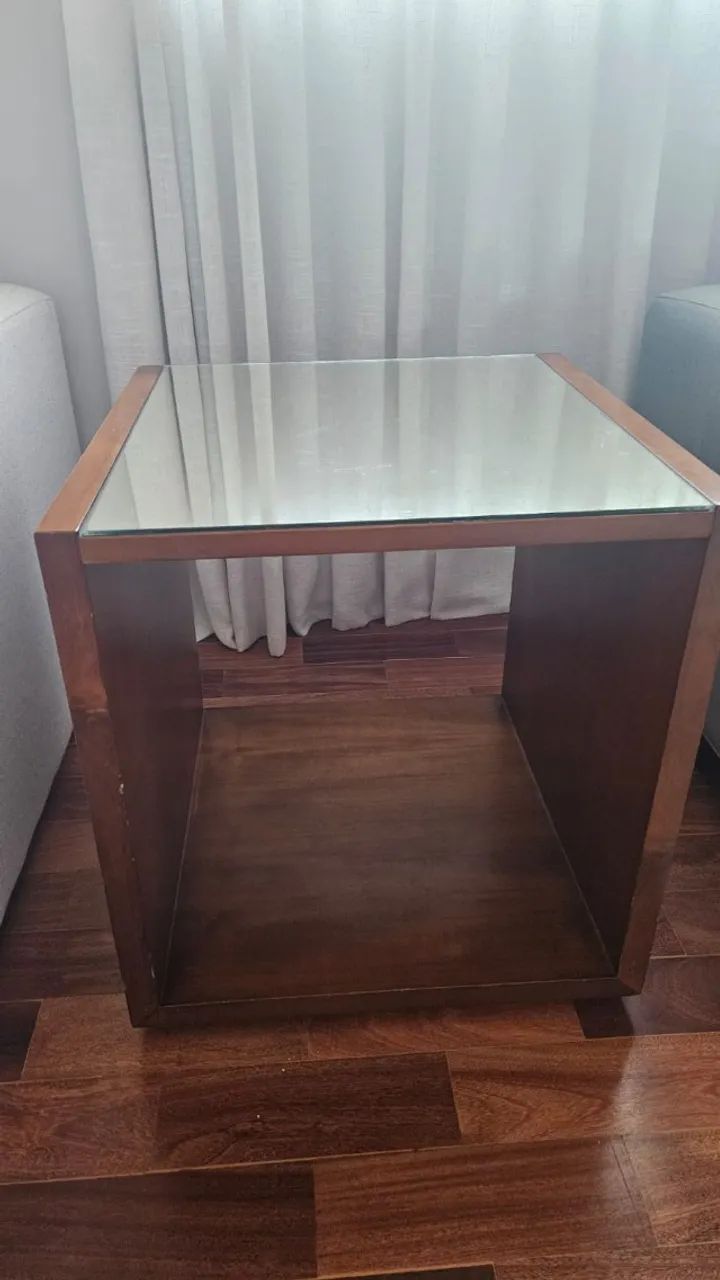 Mesa de canto quadrada com espelho