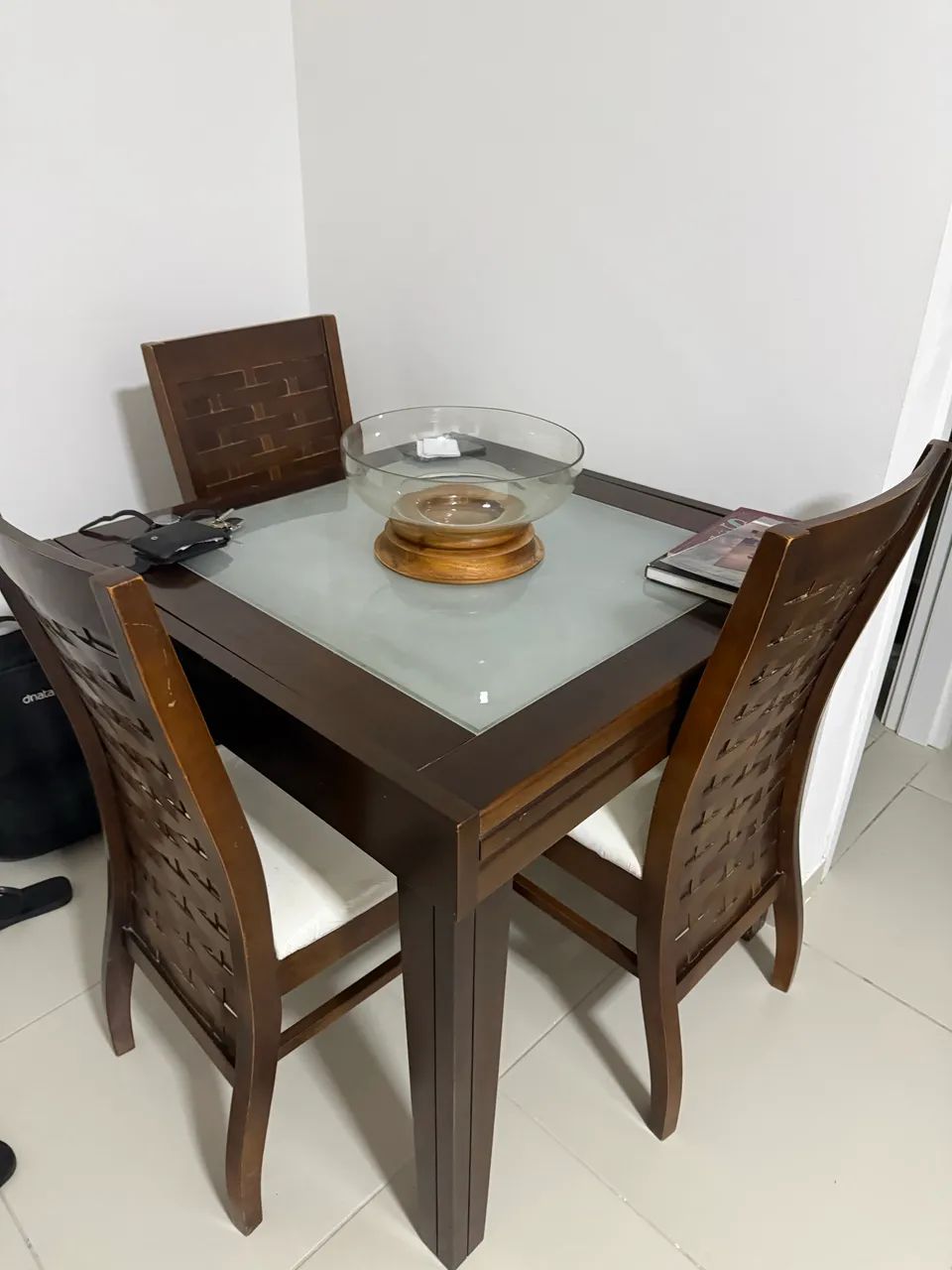 Mesa com três cadeiras  - Foto 4