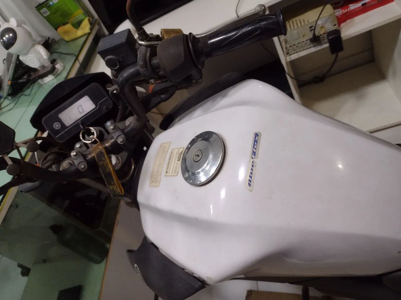 Vendo moto restrição e multas - Foto 5