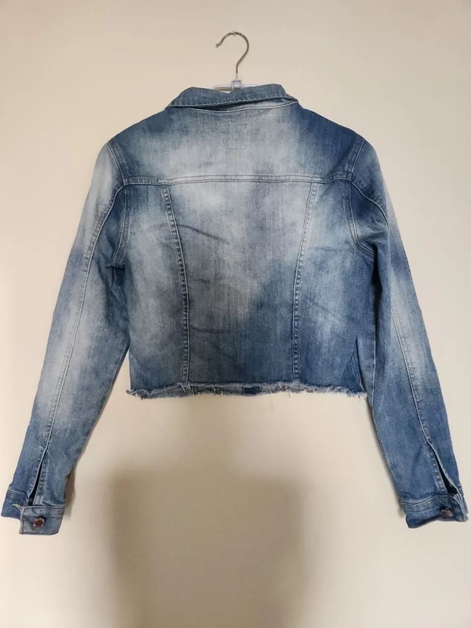 Jaqueta jeans cropped feminina - Foto 4