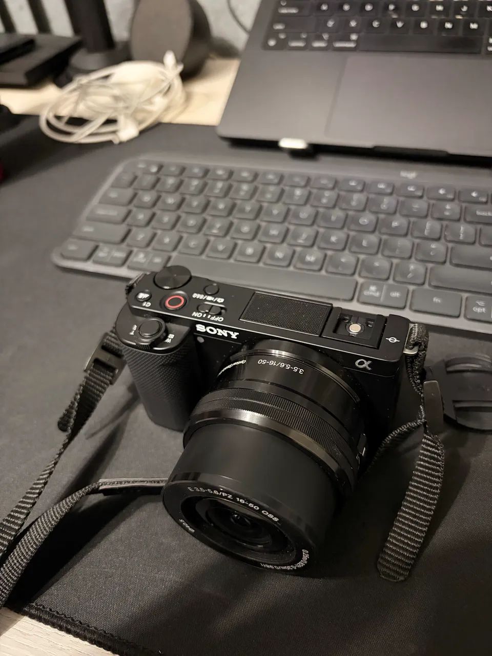 Câmera Sony ZV-E10 Impecável - Completa na Caixa - Foto 4