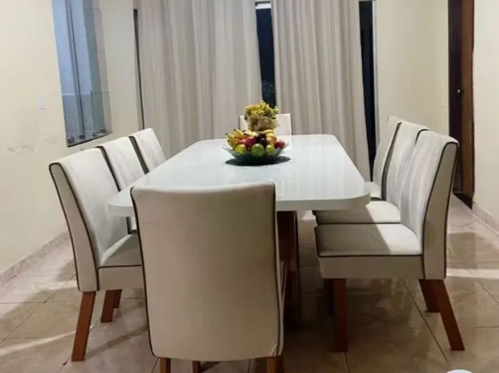 Mesa com oito cadeiras nova - Foto 4