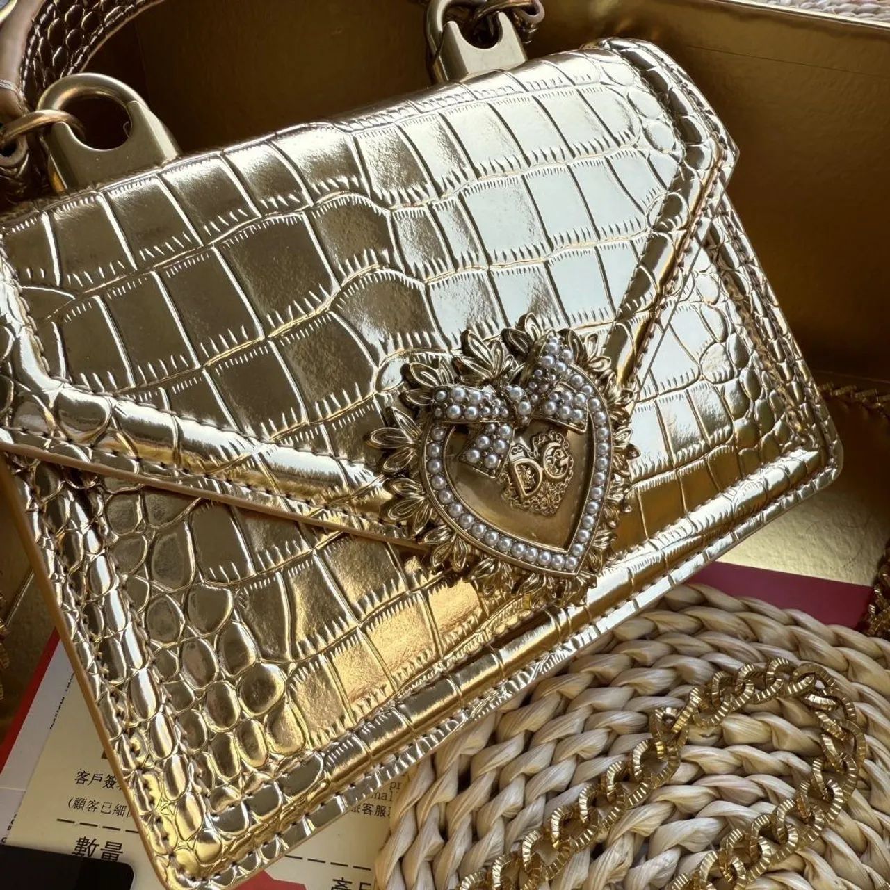 Bolsa Dourada em couro Dolce Gabbana - Foto 2