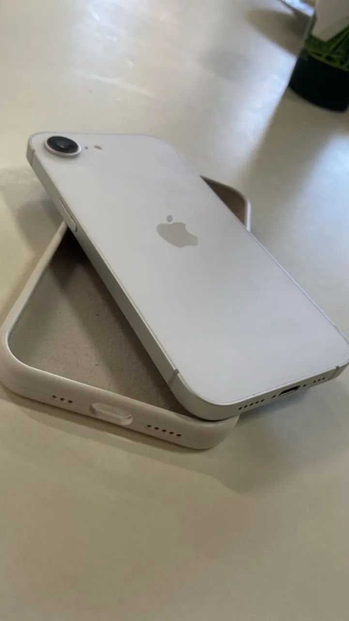 IPHONE16e 5 meses de tudo com garantia - Foto 3