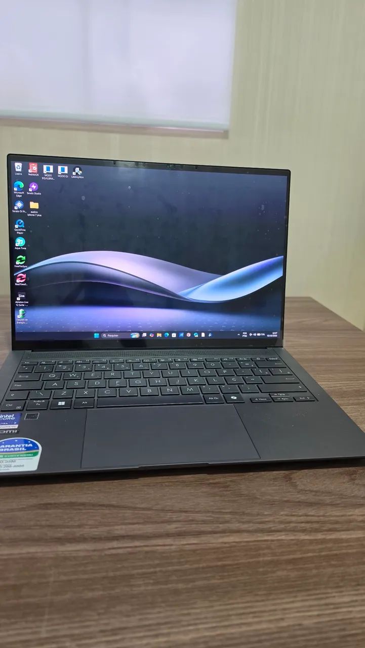 ASUS Zenbook S14 Ultra 7 | 32GB RAM | 1TB SSD | OLED