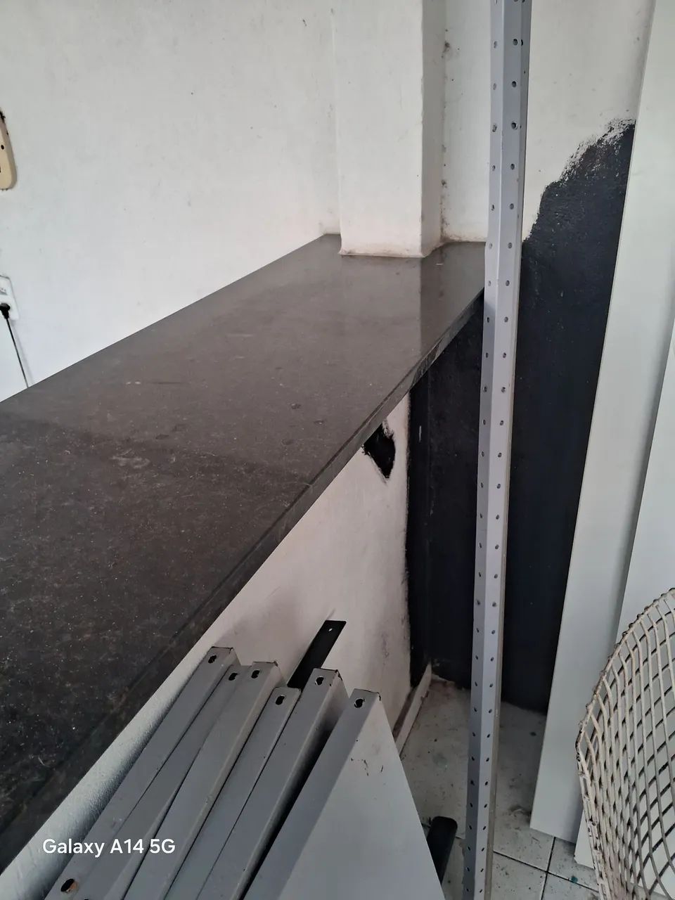 Vendo  duas estantes de ferro  - Foto 2