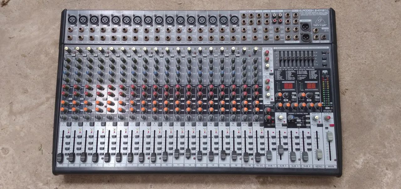 Mesa de som 24 canais behringer 