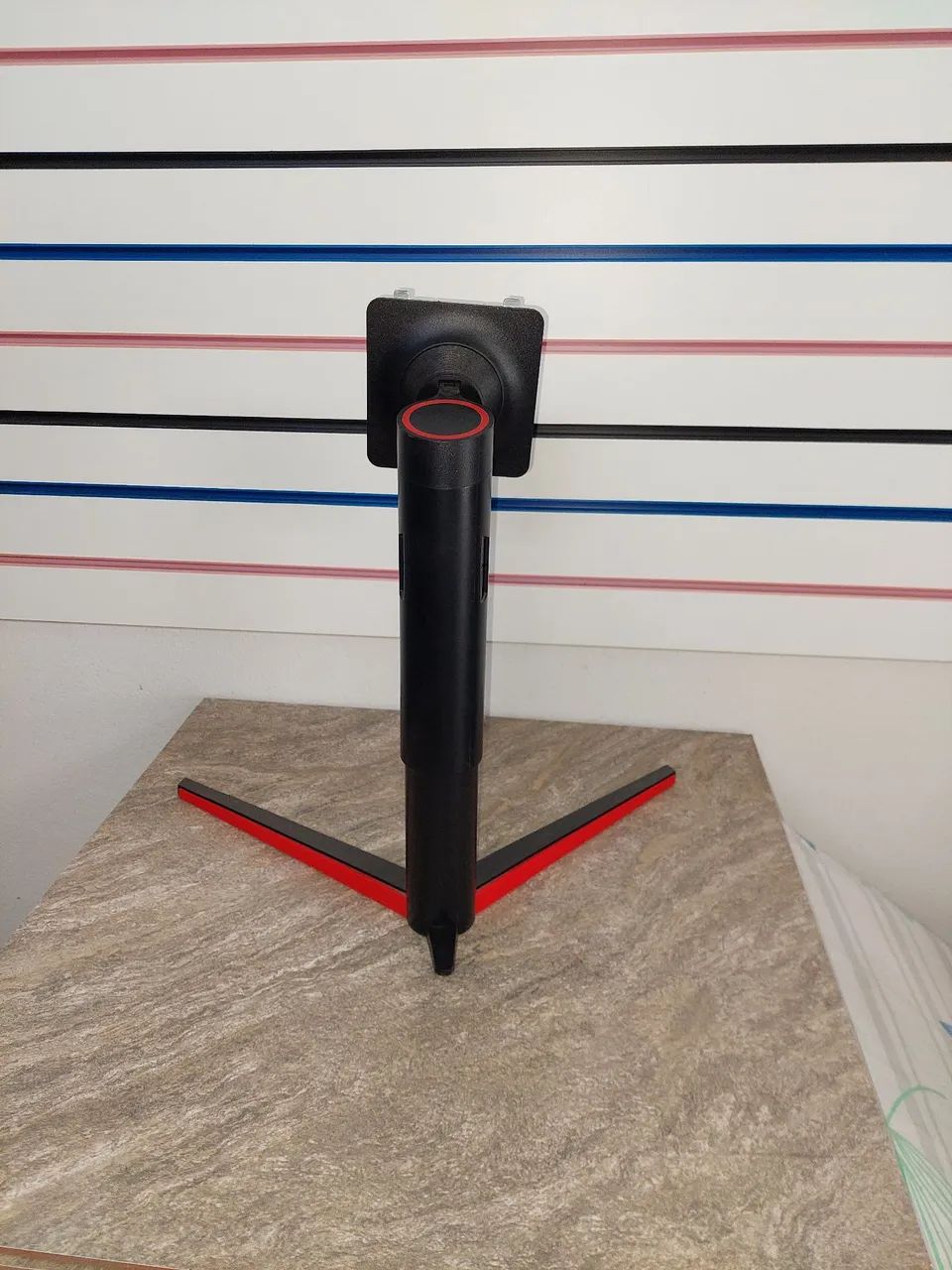 Suporte pedestal articulado para monitor de 10 a 24 polegadas  - Foto 2