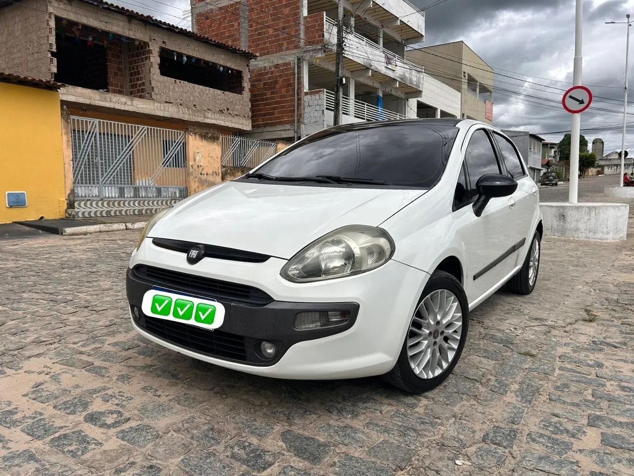 Fiat Punto Punto ESSENCE 1.6 Flex 16V 5p 2014