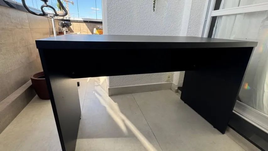 Mesas de escritório na Caixa