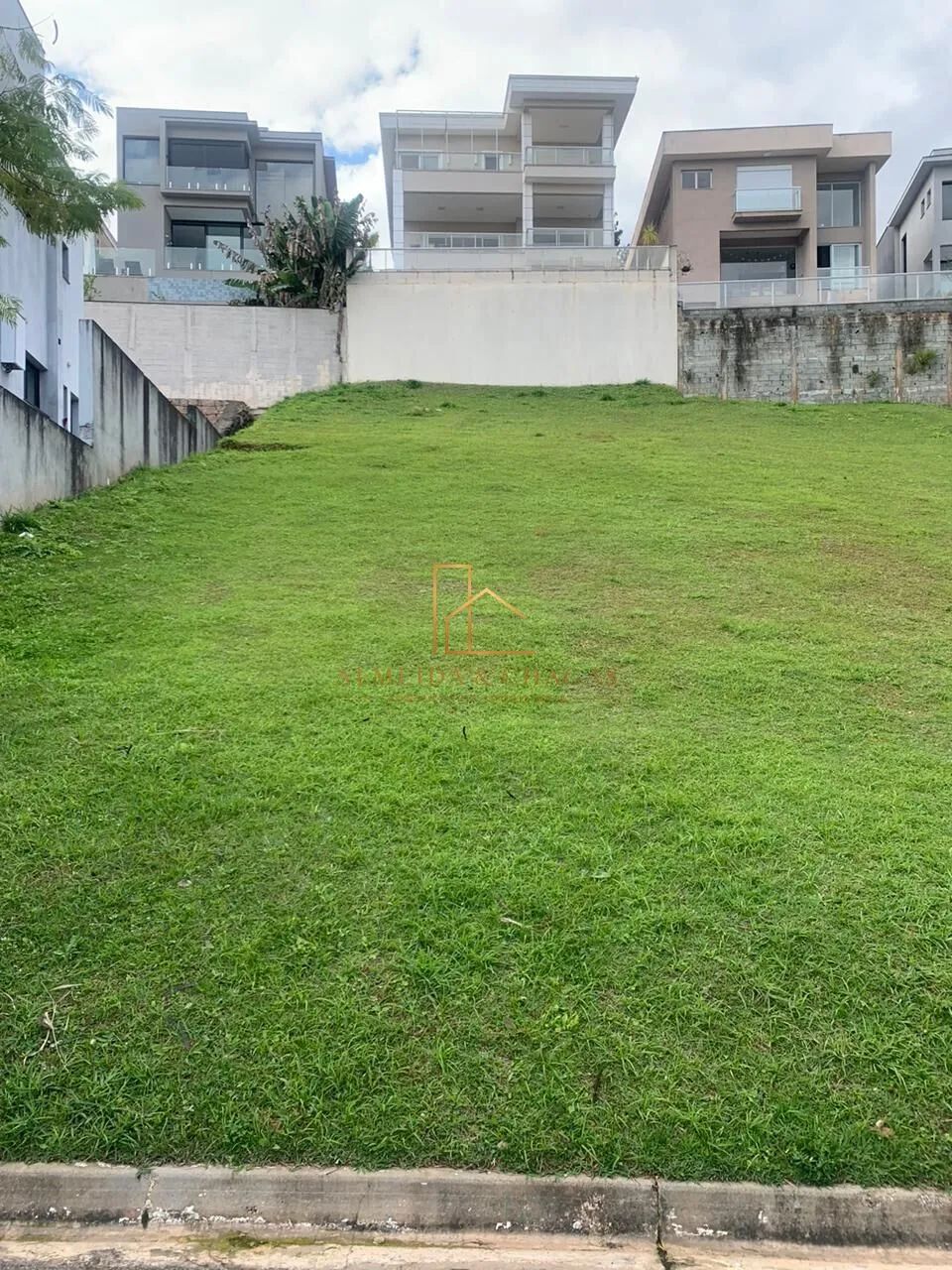Condomínio Valville 1