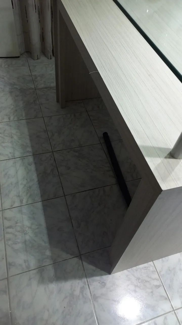 Balcão MDF reforçado + tampão e vidro para loja ou salão de beleza - Foto 3