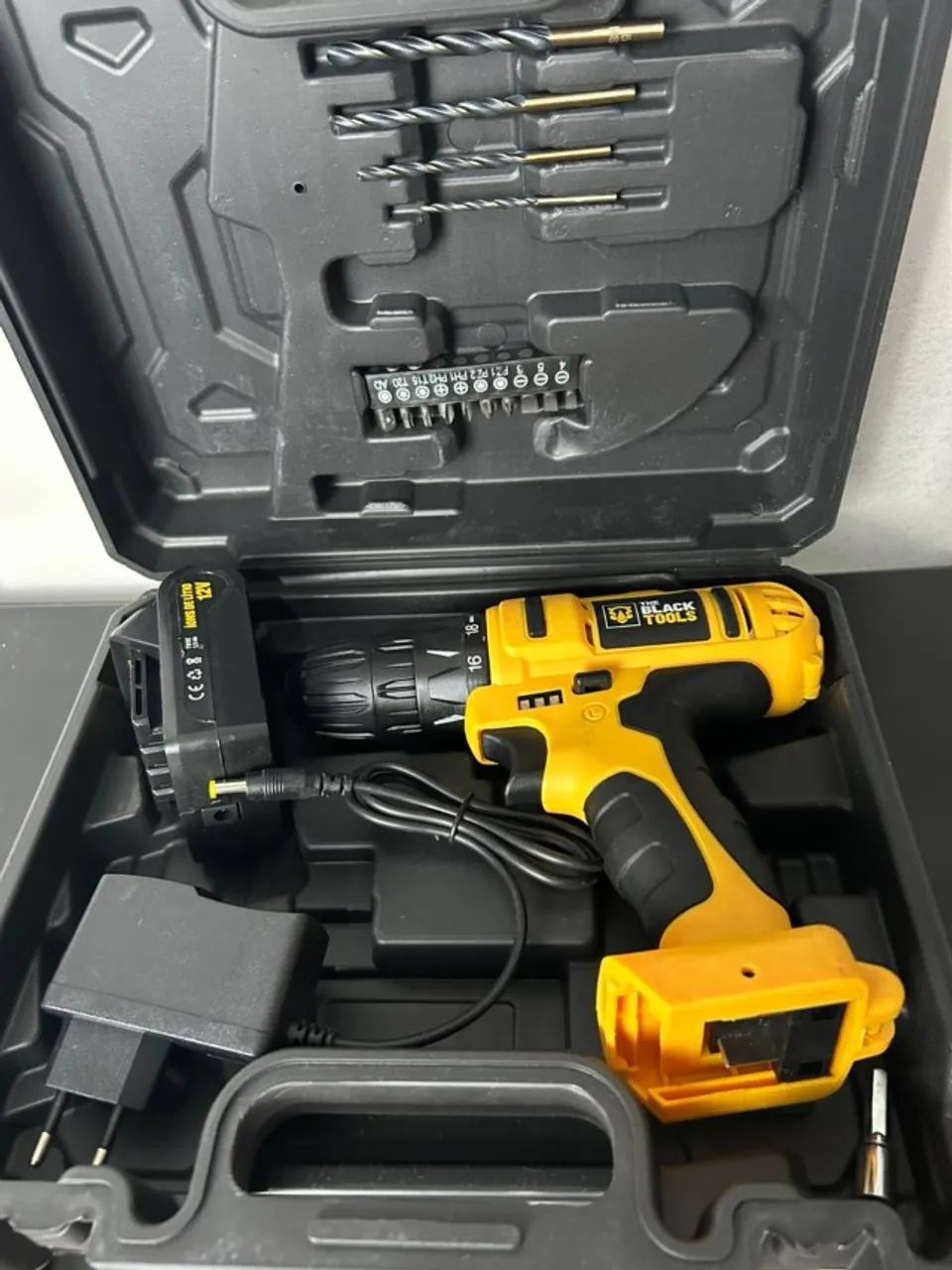 PARAFUSADEIRA E FURADEIRA BLACK TOOLS - Foto 2