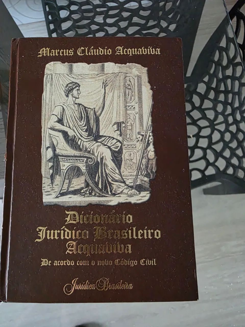 Vendo Dicionário de Direito