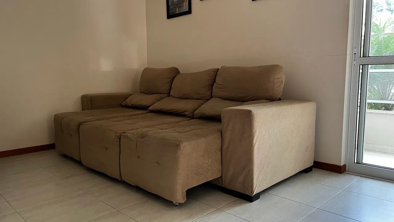 Sofá Retrátil 3 Lugares Bege - Foto 2