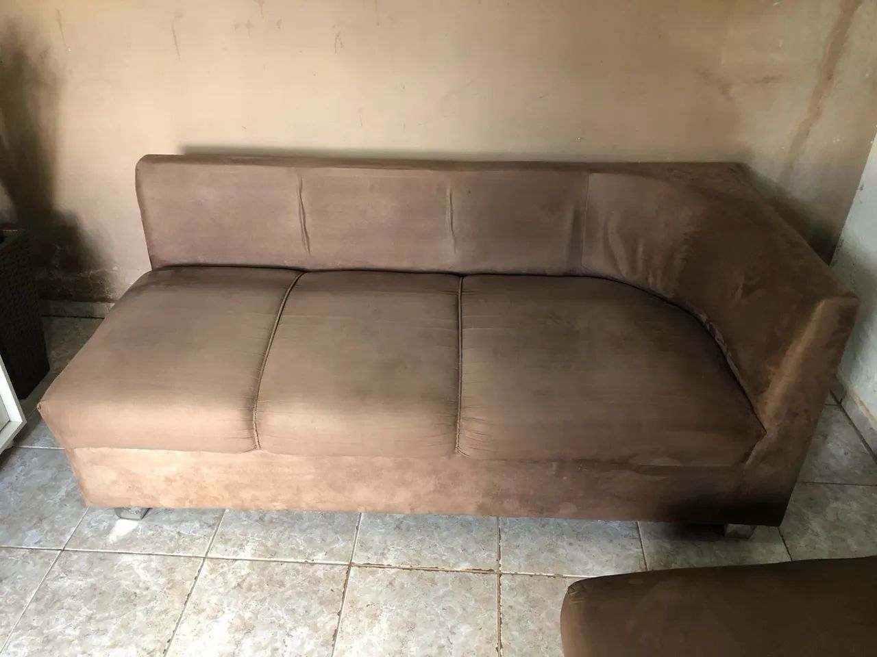 SOFÁ DE CANTO À VENDA 