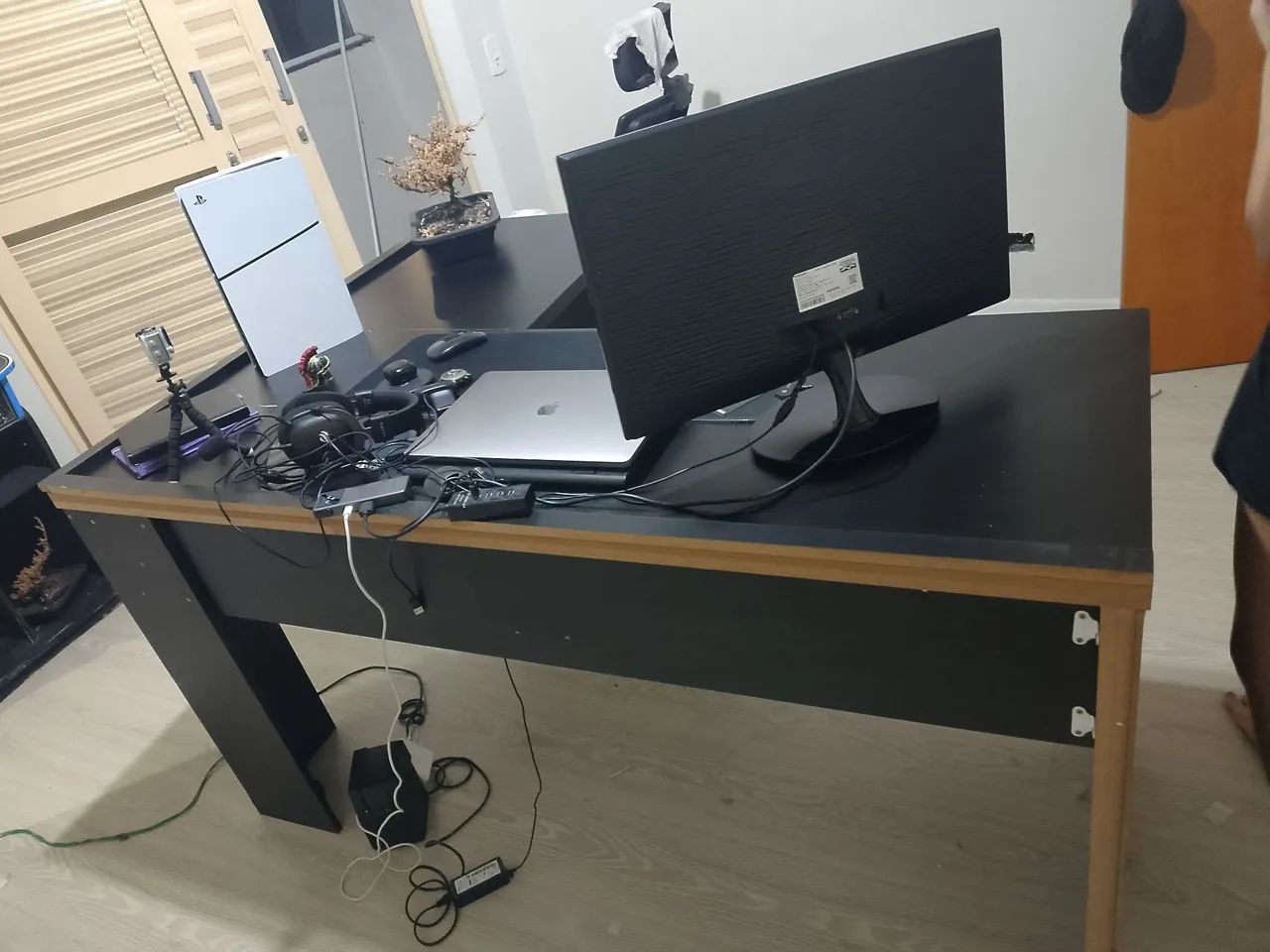 Vendo mesa de escritório com cadeira - Foto 4