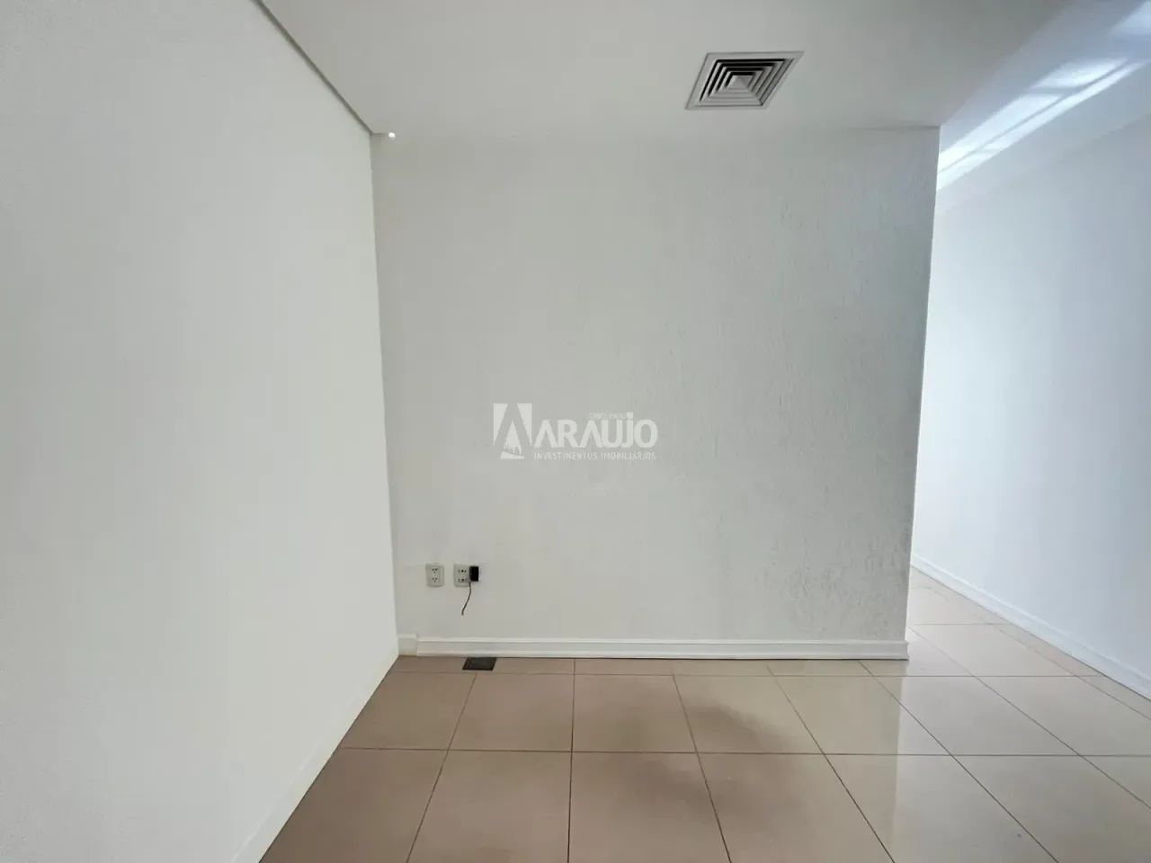 Sala comercial à venda no Centro de Itajaí - Foto 3