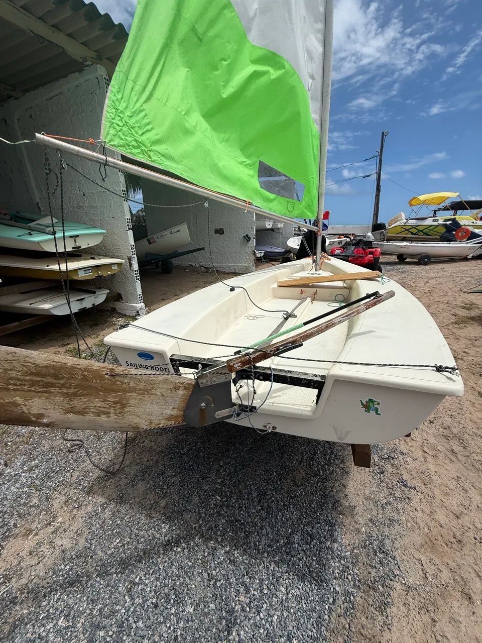 Barco à vela monocasco V12 - Foto 2