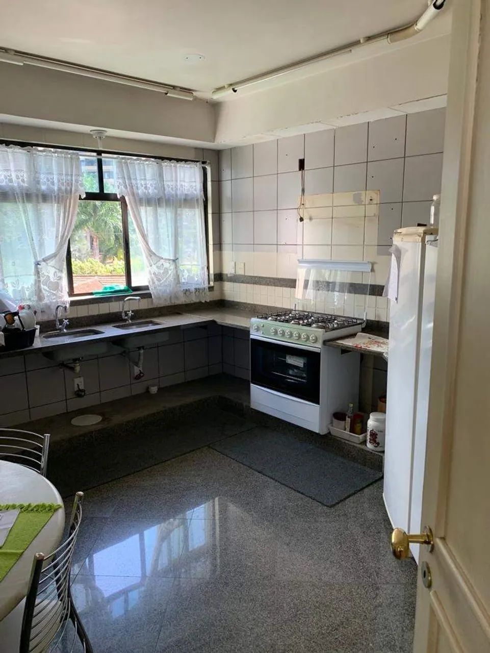 Apartamento residencial de 284 m² com 4 quartos e 3 suítes no Centro de Divinópolis - Foto 3