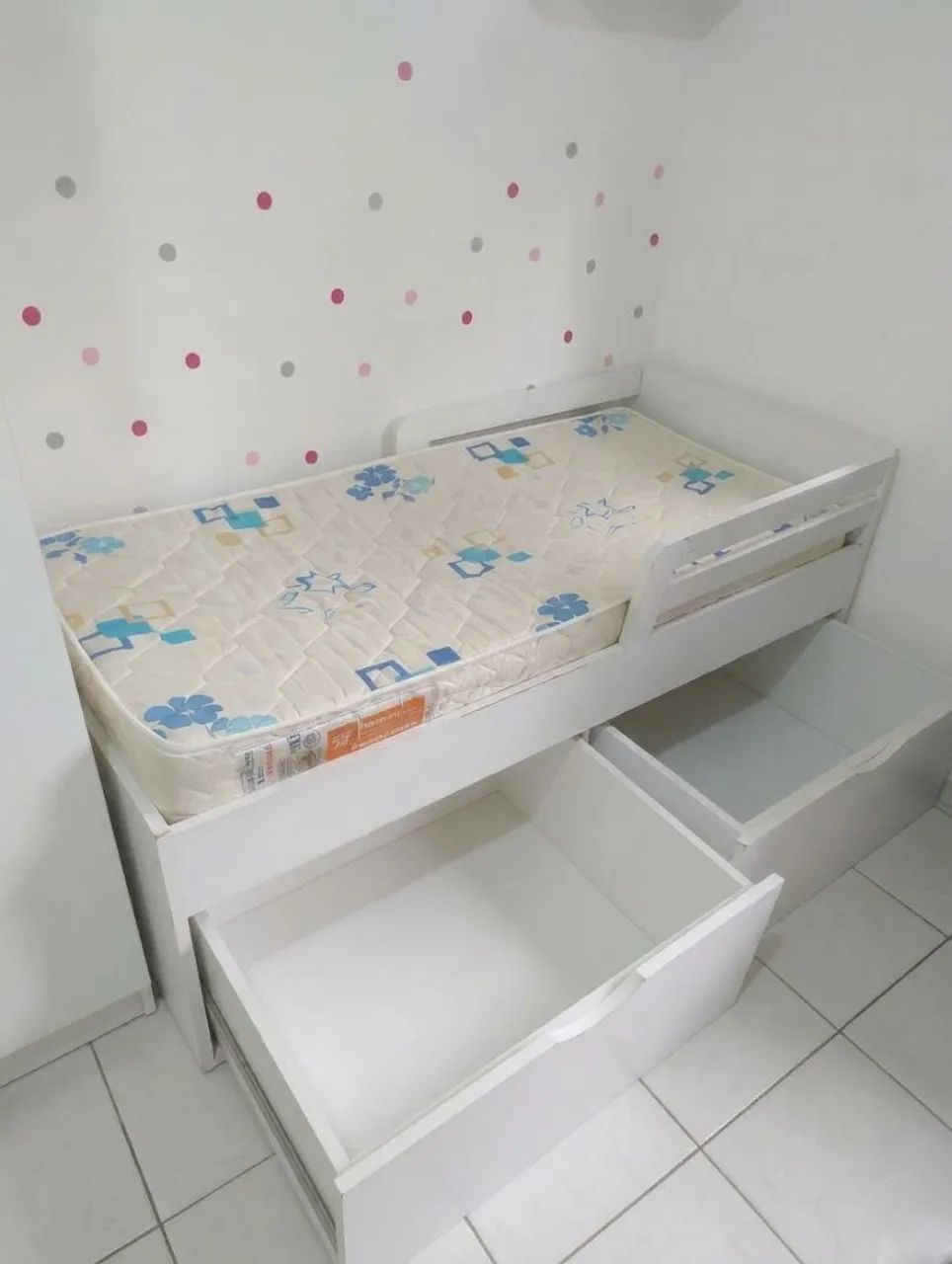 Mini cama infantil com gavetões MDF
