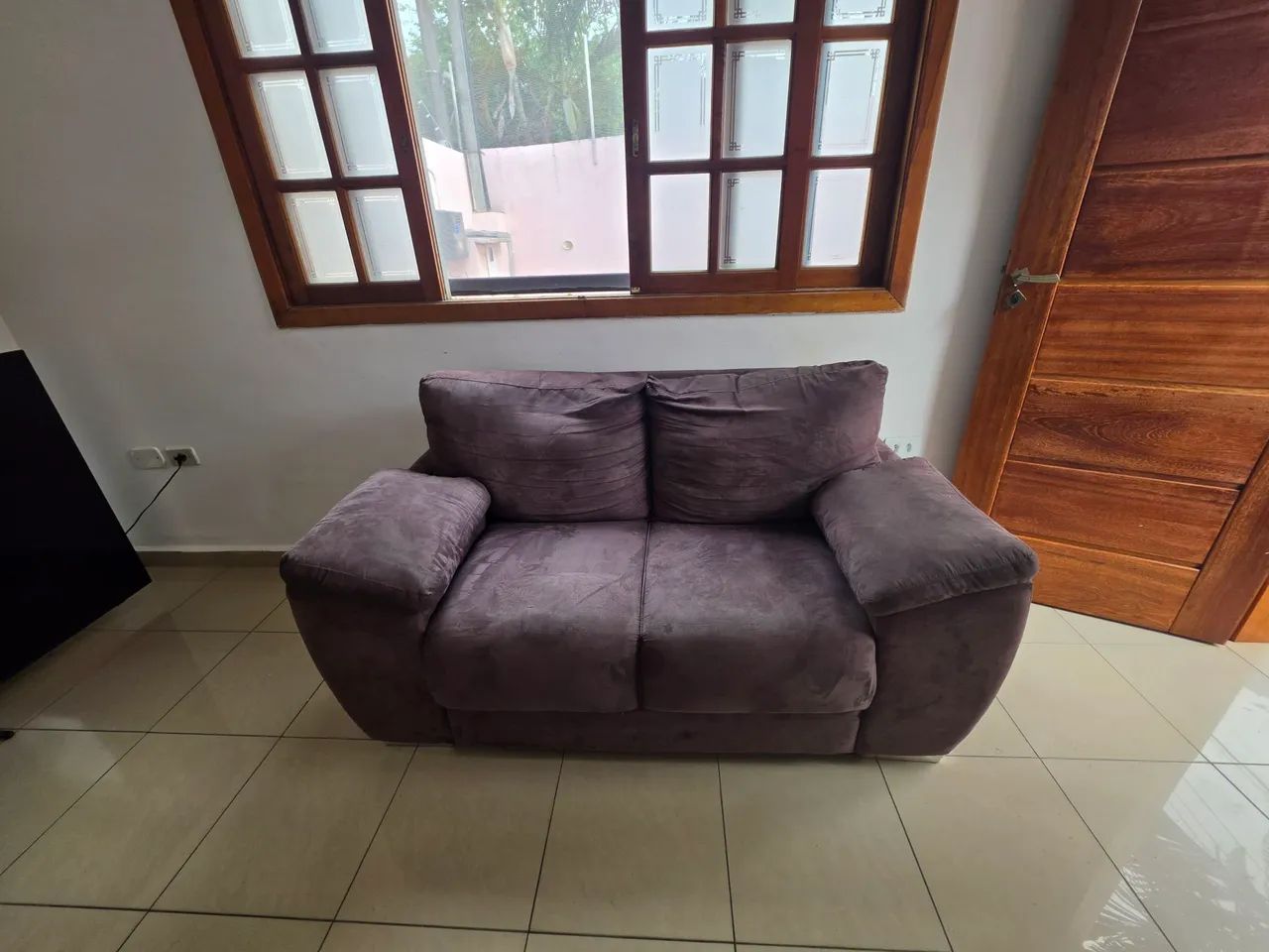 Vendo dois Sofás 2 Lugares, sendo um retrátil  - Foto 4