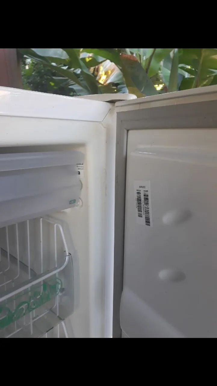 Freezer vertcal cônsul slin 142l