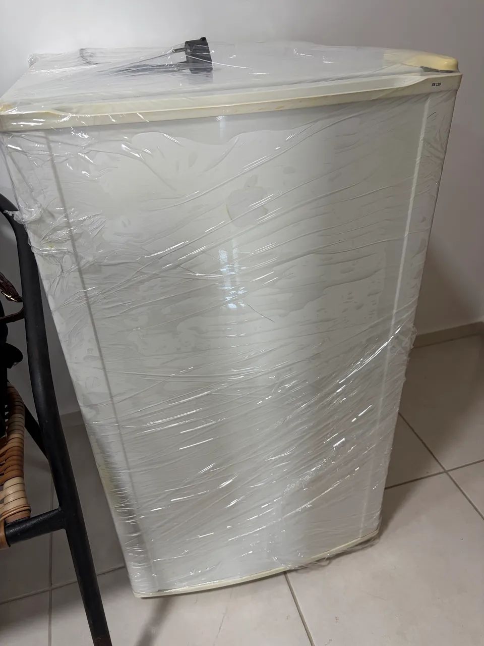Frigobar Electrolux RE 120 - Foto 2