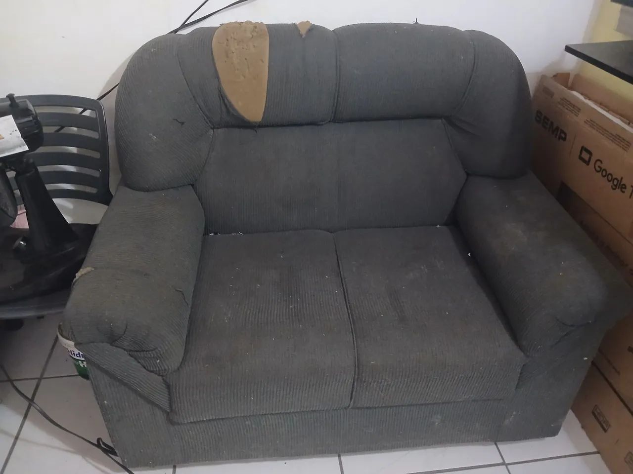 Sofá 2 lugares.