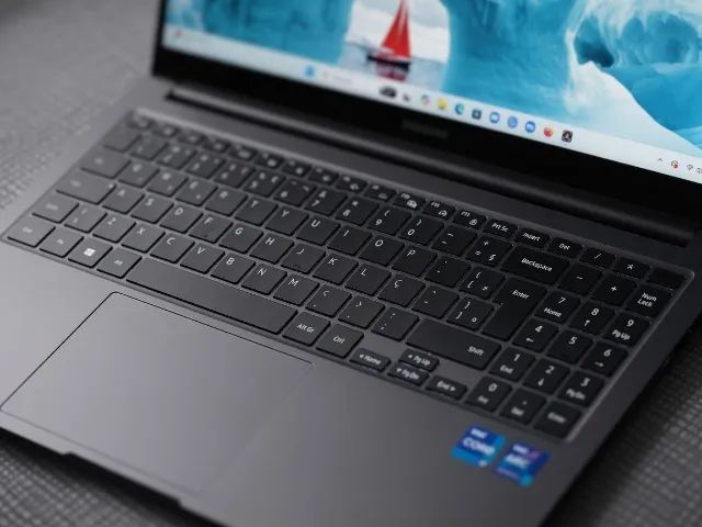 Samsung Galaxy Book3 i7 + Kit Completo - Impecável!