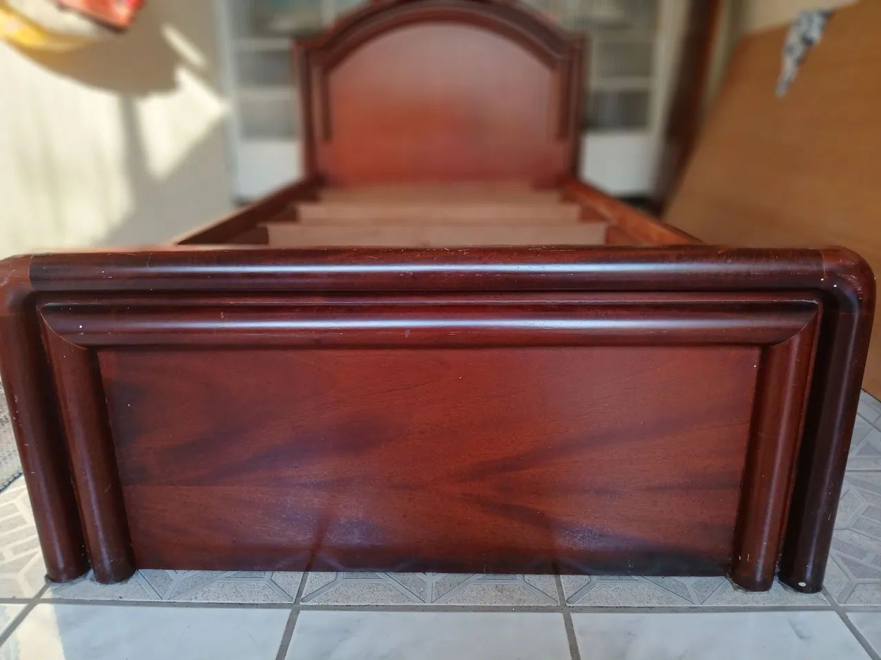Cama de solteiro madeira maciça 