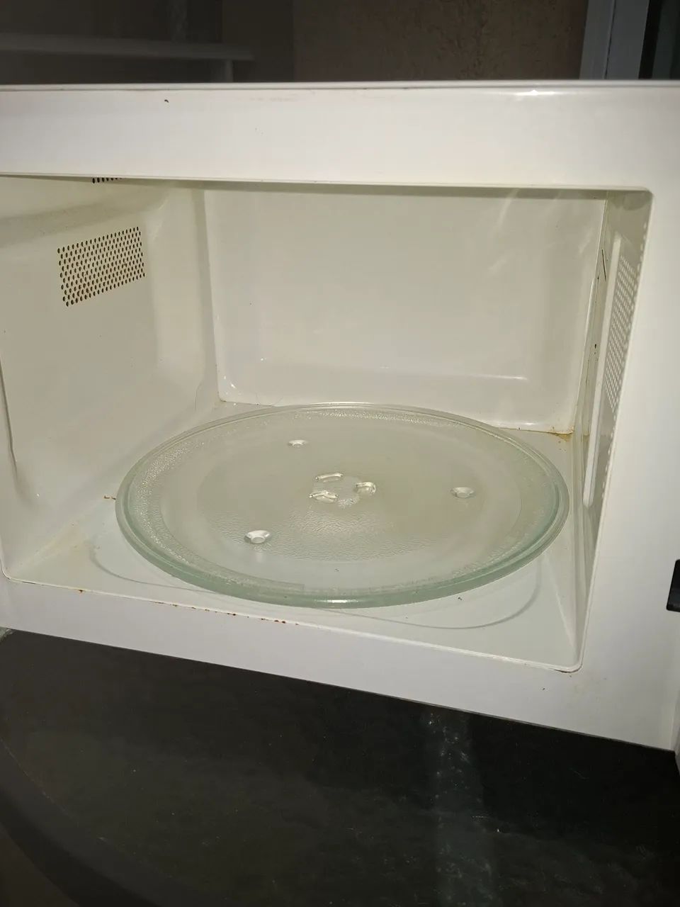 Micro-ondas Electrolux 23l COM DEFEITO  - Foto 3