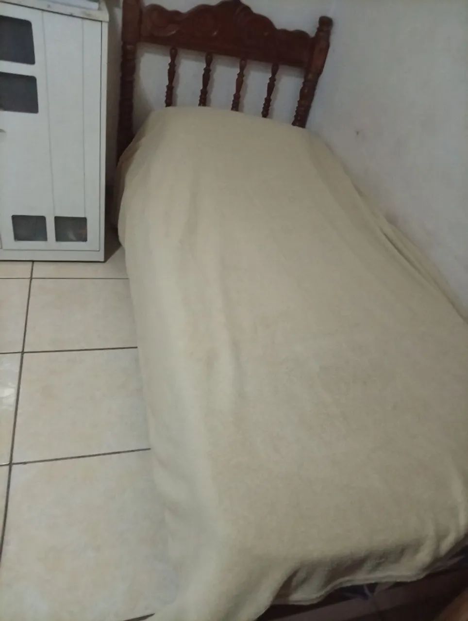 Cama solteiro com colchão 