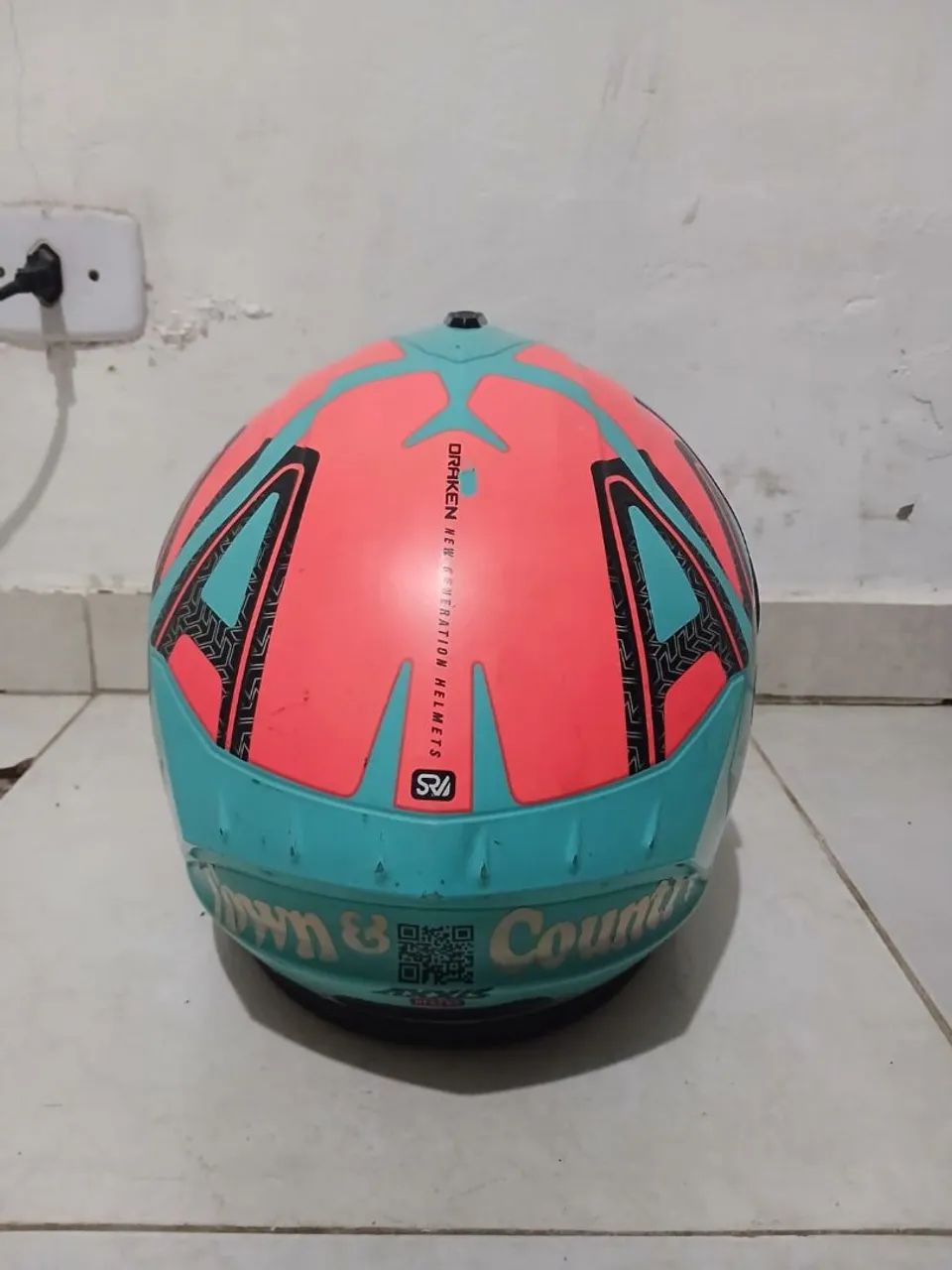 Capacete axis