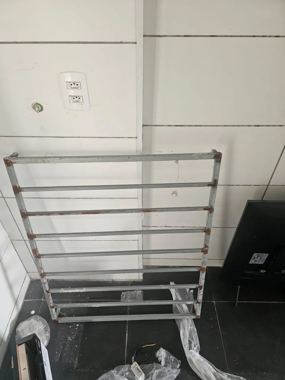VENDO GRADES DE PORTA E JANELAS - Foto 4