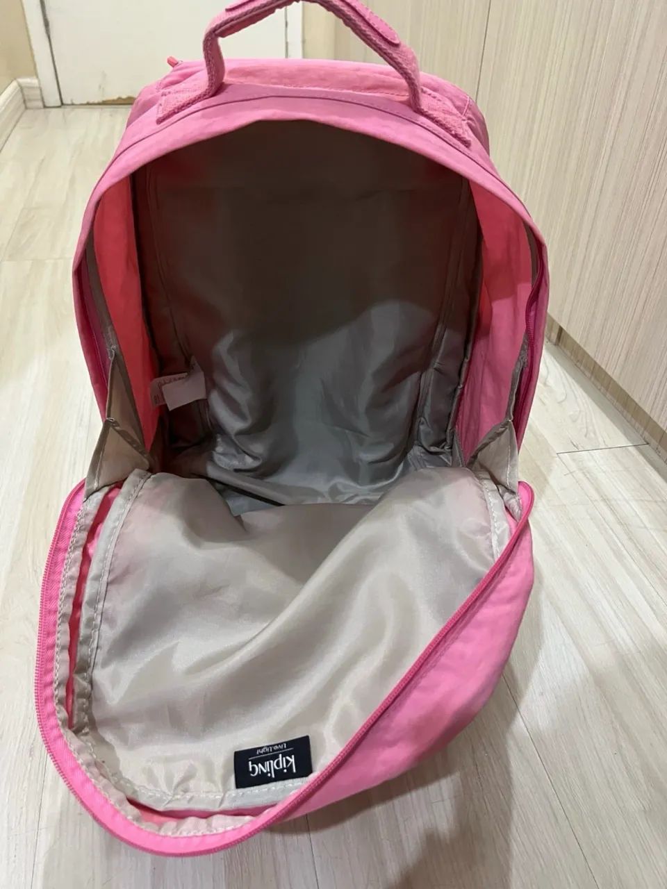 mochila kipling - com rodinhas e alça para costas (2 em 1) - Foto 4