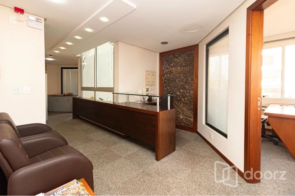 Imóvel na Bastian com 0 dormitórios e 122m²