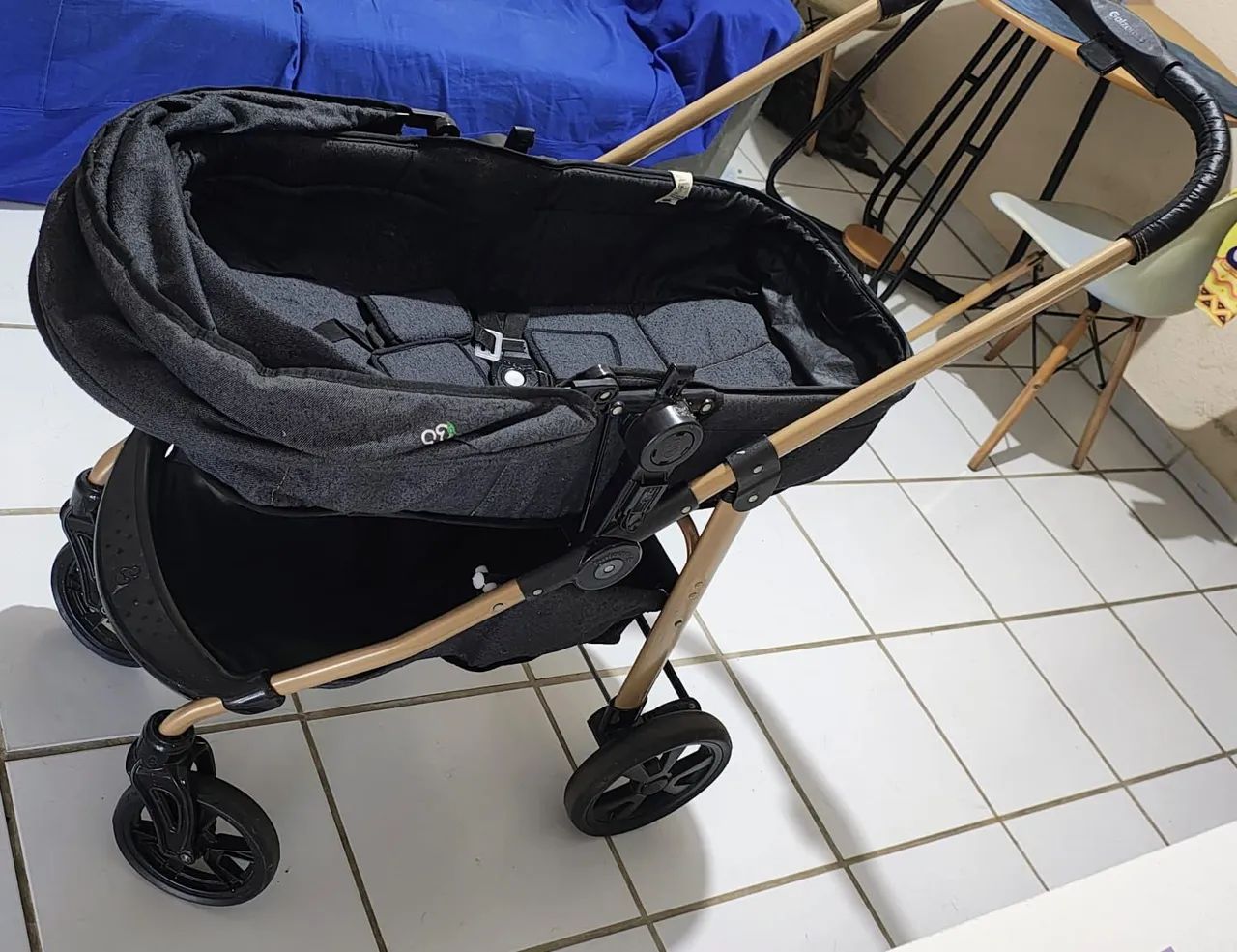 Vendo carrinho de bebê Galzerano - Foto 3