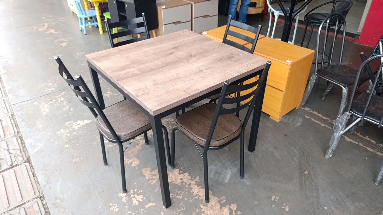 Mesa Quadrada com 4 cadeiras na PROMOÇÃO  - Foto 4