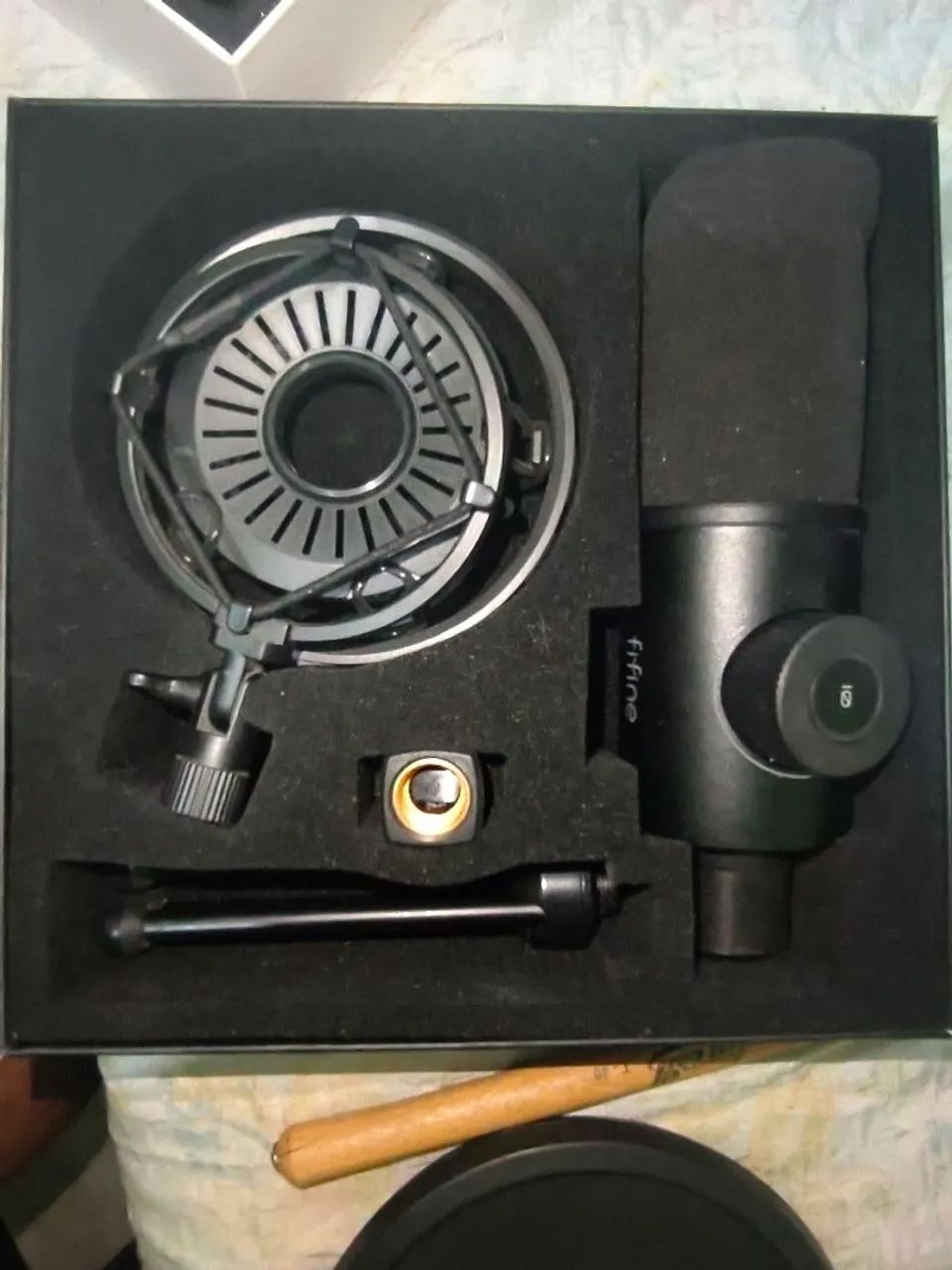 MICROFONE PROFISSIONAL FIFINE-K658 SEMI-NOVO NA CAIXA - Foto 4
