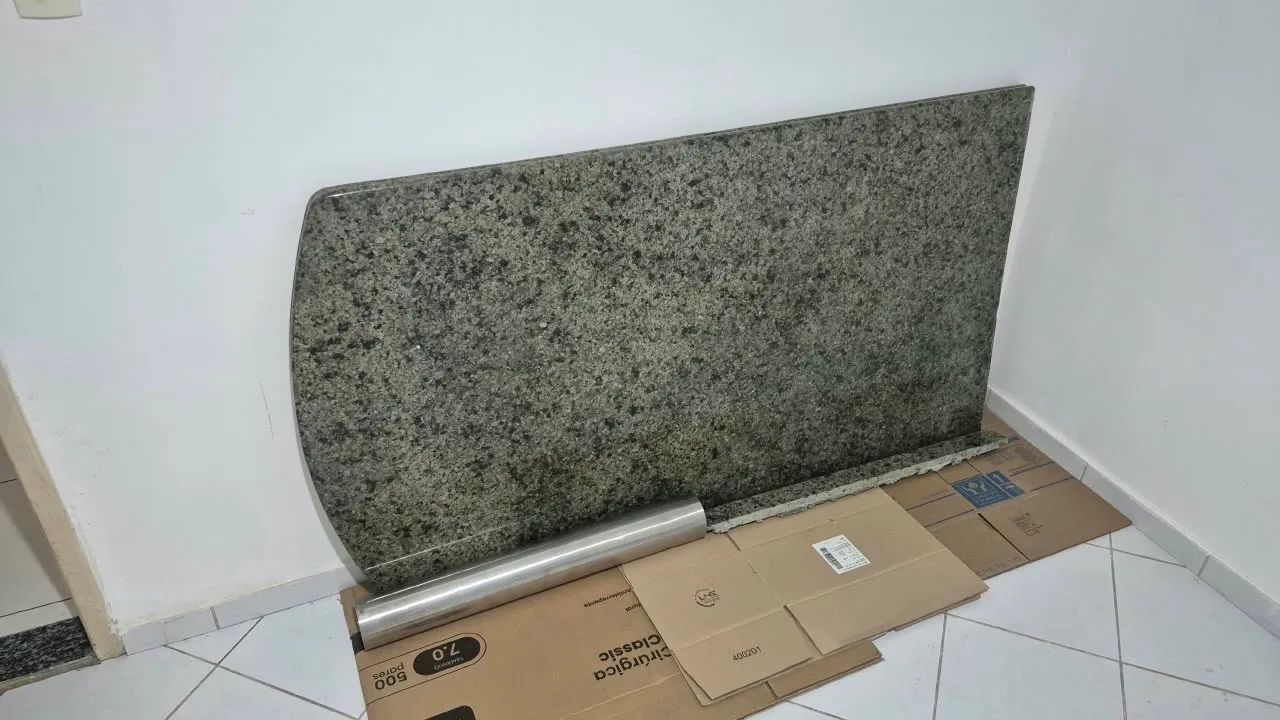 Mesa de Granito Cinza Ocre